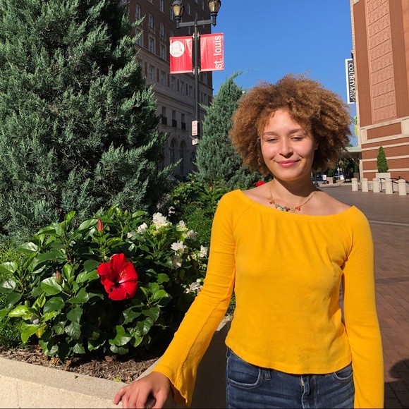 Meet your Posher, Kamille - Picture 1 of 1